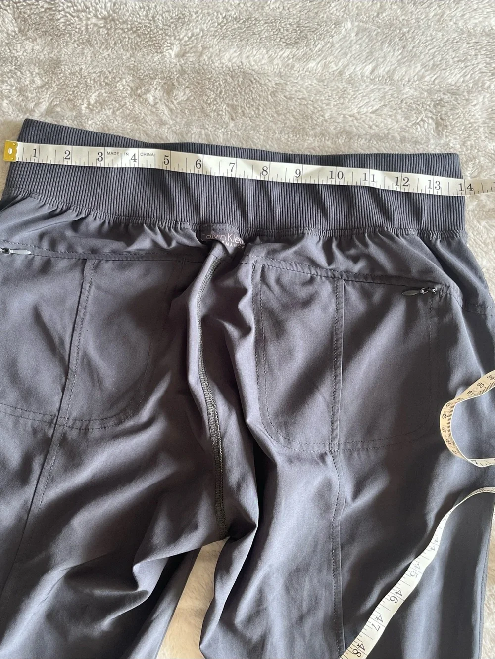 Calvin Klein Performance Quick-Dry Gray Elastic Waist Cropped Jogger Pants - Picture 7 of 14